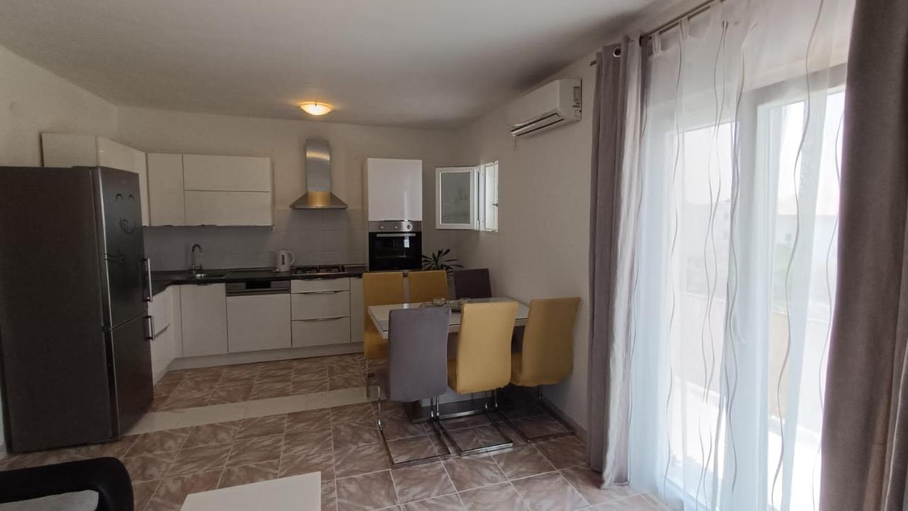 Apartment Ruby โปดสตรานา ภายนอก รูปภาพ