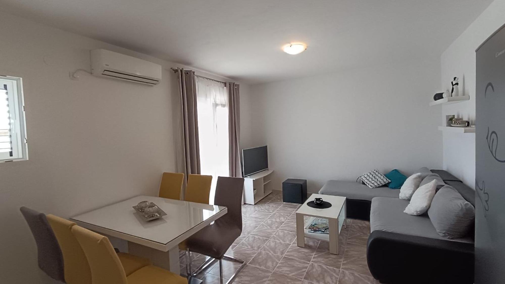 Apartment Ruby โปดสตรานา ภายนอก รูปภาพ