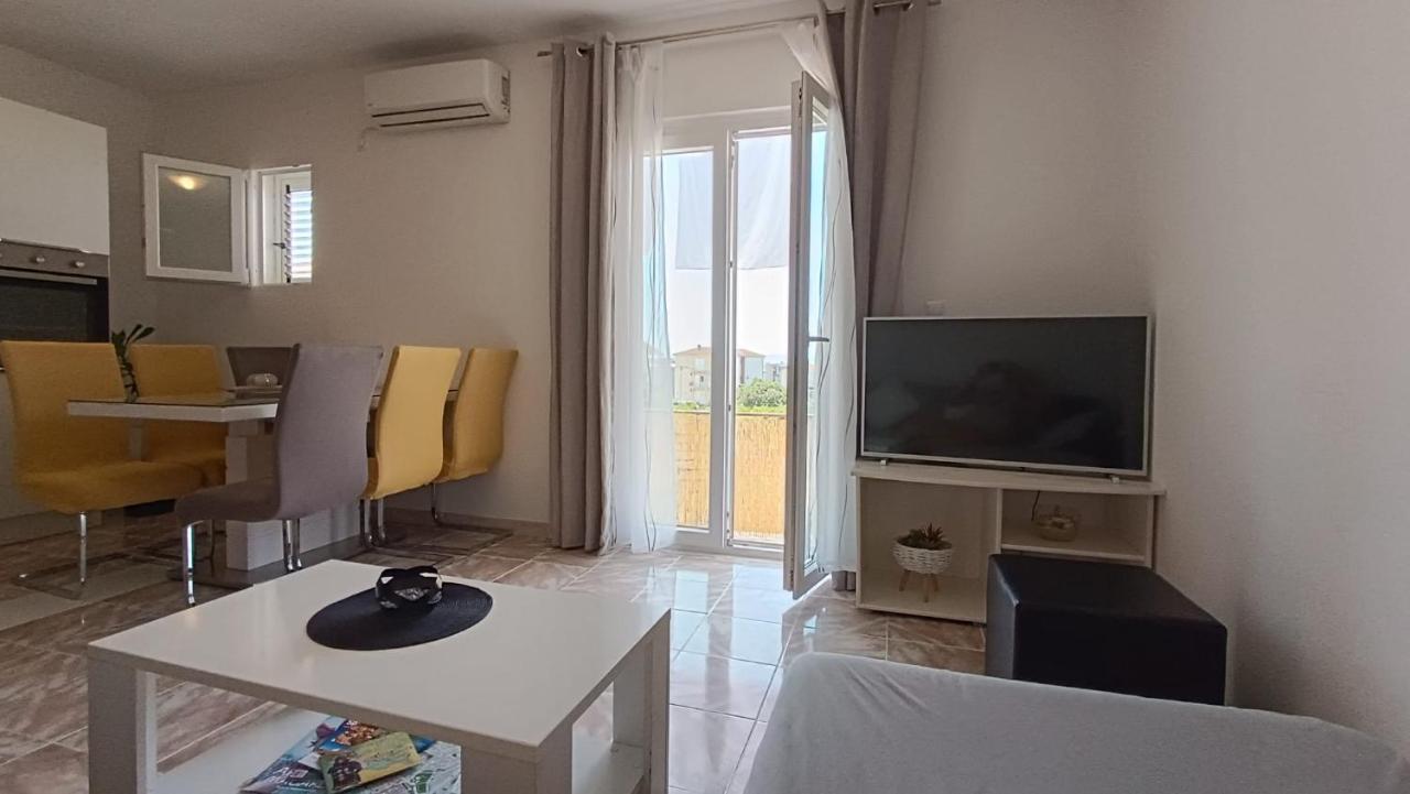 Apartment Ruby โปดสตรานา ภายนอก รูปภาพ