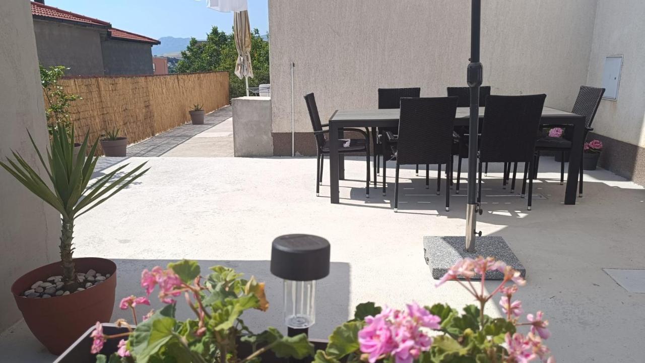 Apartment Ruby โปดสตรานา ภายนอก รูปภาพ